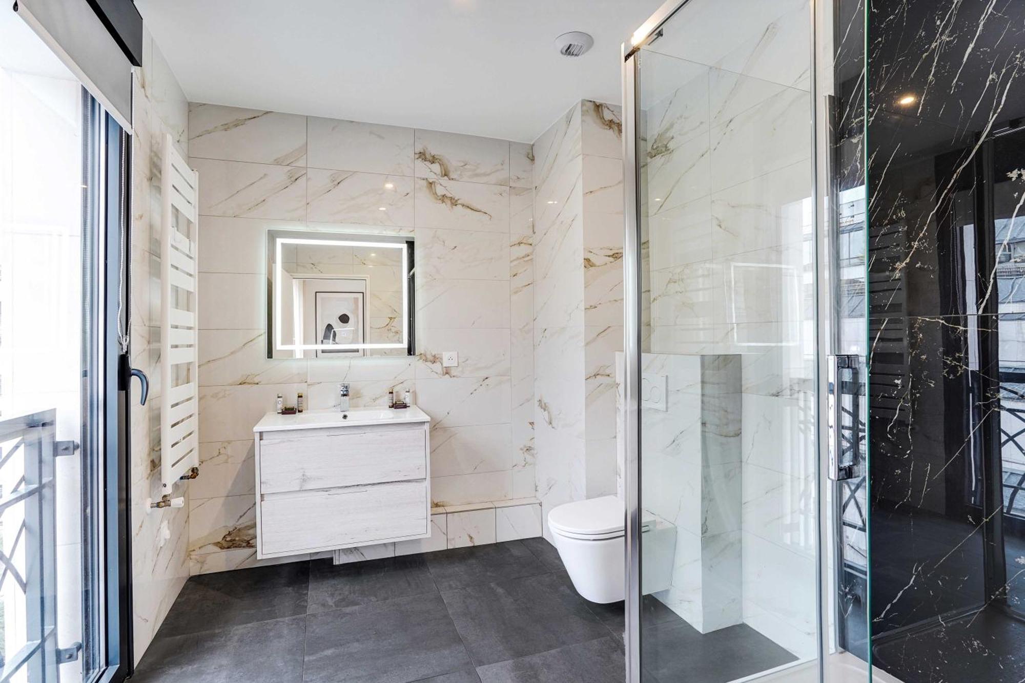 Raffinement Et Confort Dans Cette Residence A Levallois-Perret Exterior foto